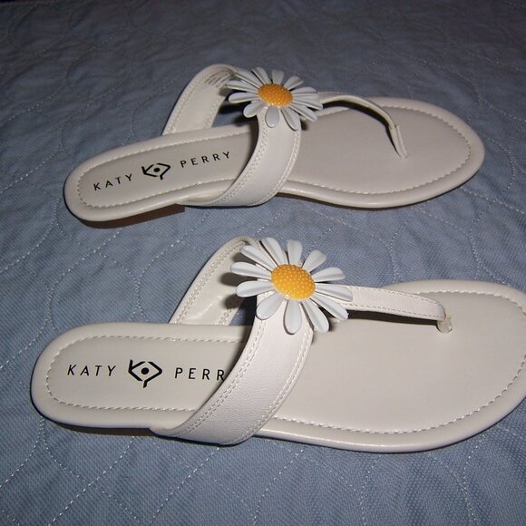 Katy Perry White Flower Thong Sandals - Picture 7 of 13